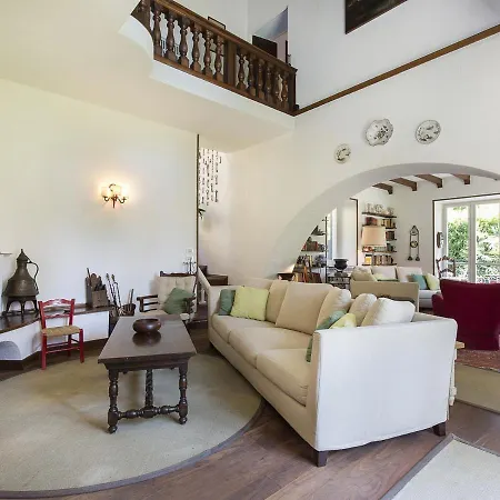 Villa Sleeps 8 Pool Air Con Wifi *