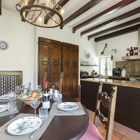 Villa Sleeps 8 Pool Air Con Wifi
