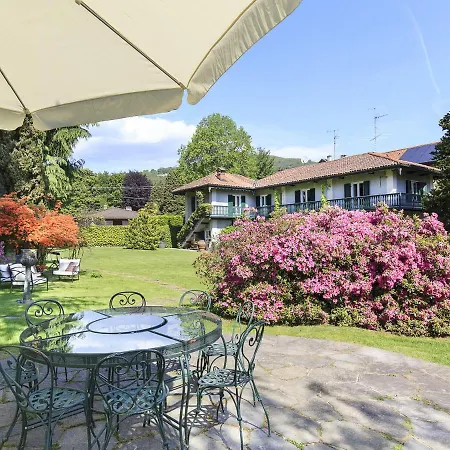 Sleeps 8 Pool Air Con Wifi Lesa